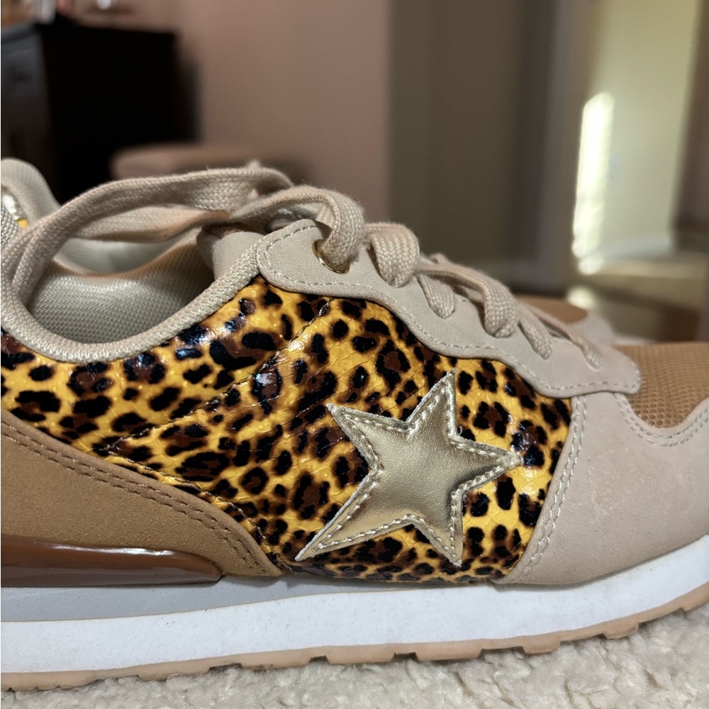 VINTAGE HAVANA Renee Cheetah Print Beige Tan Suede Sneakers excellent size 6 - Picture 2 of 7